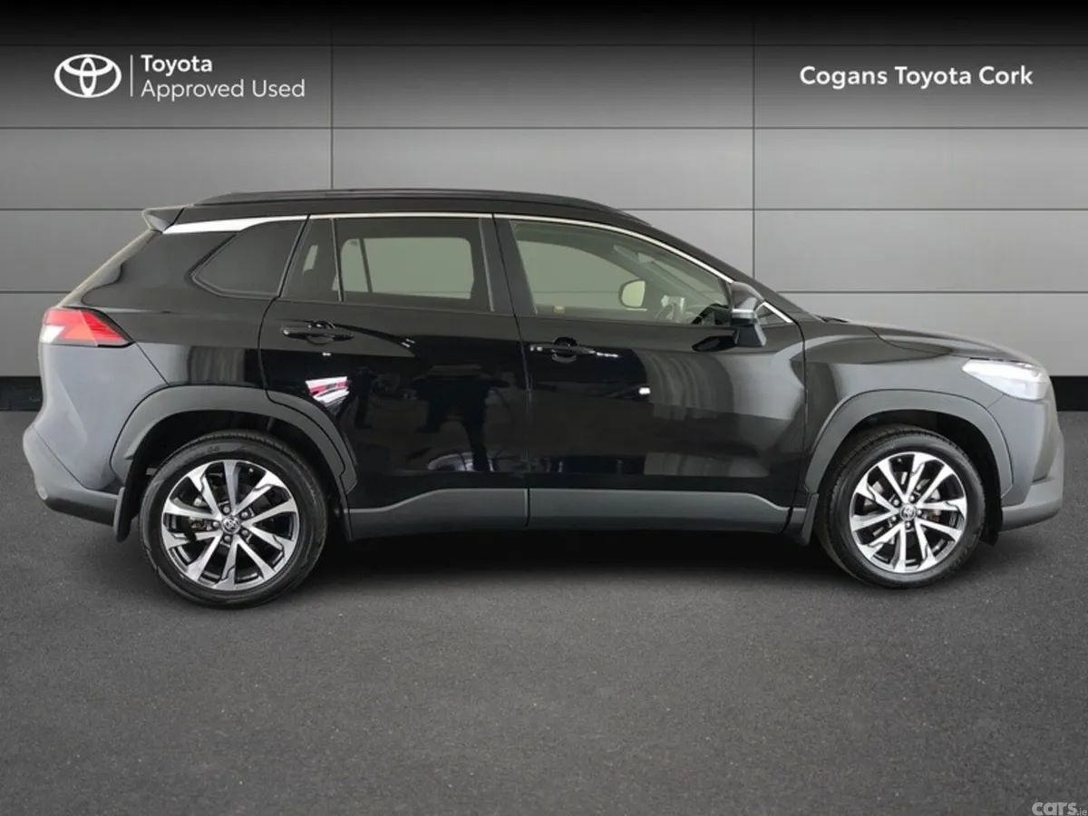 Toyota Corolla Cross Hatchback, Petrol Hybrid, 2024, Black