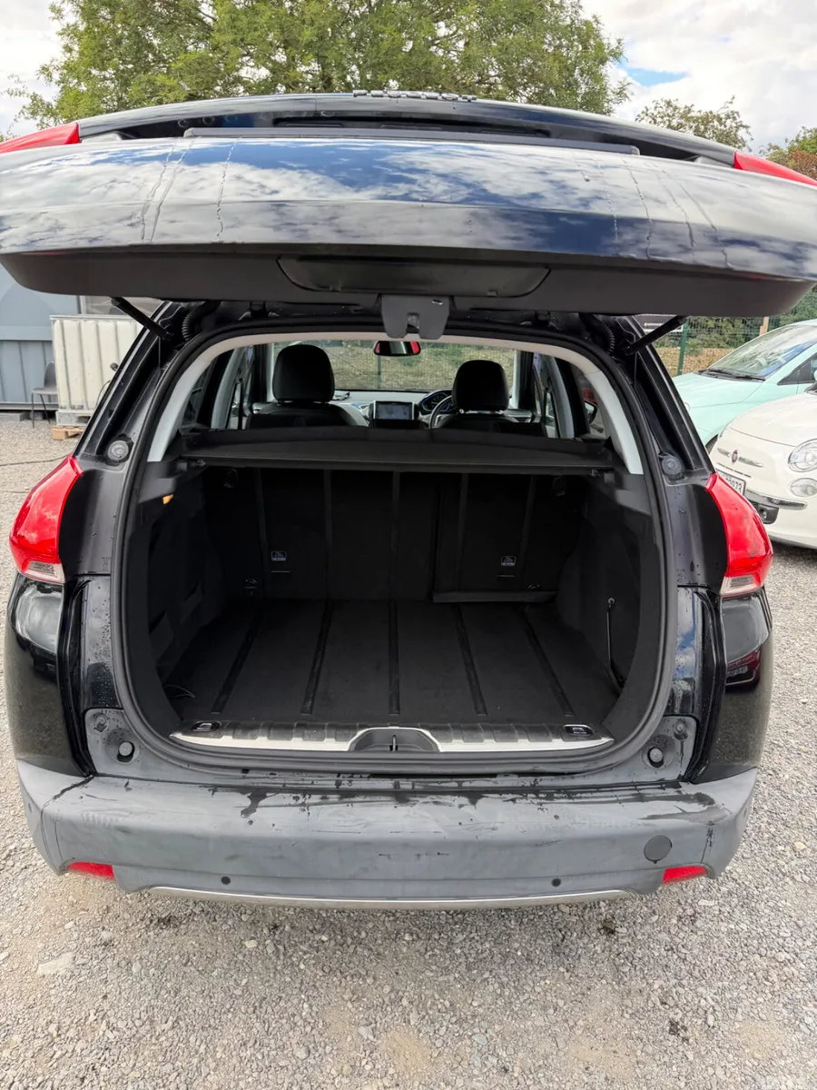 Peugeot 2008 Hatchback, Petrol, 2014, Black