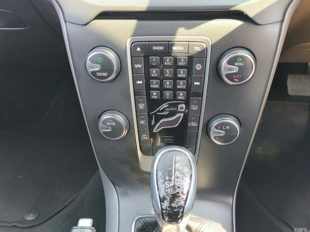 Volvo V40 Hatchback, Petrol, 2015, White