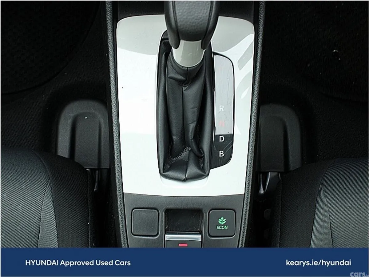 Honda Fit Hatchback, Petrol Hybrid, 2023, Silver