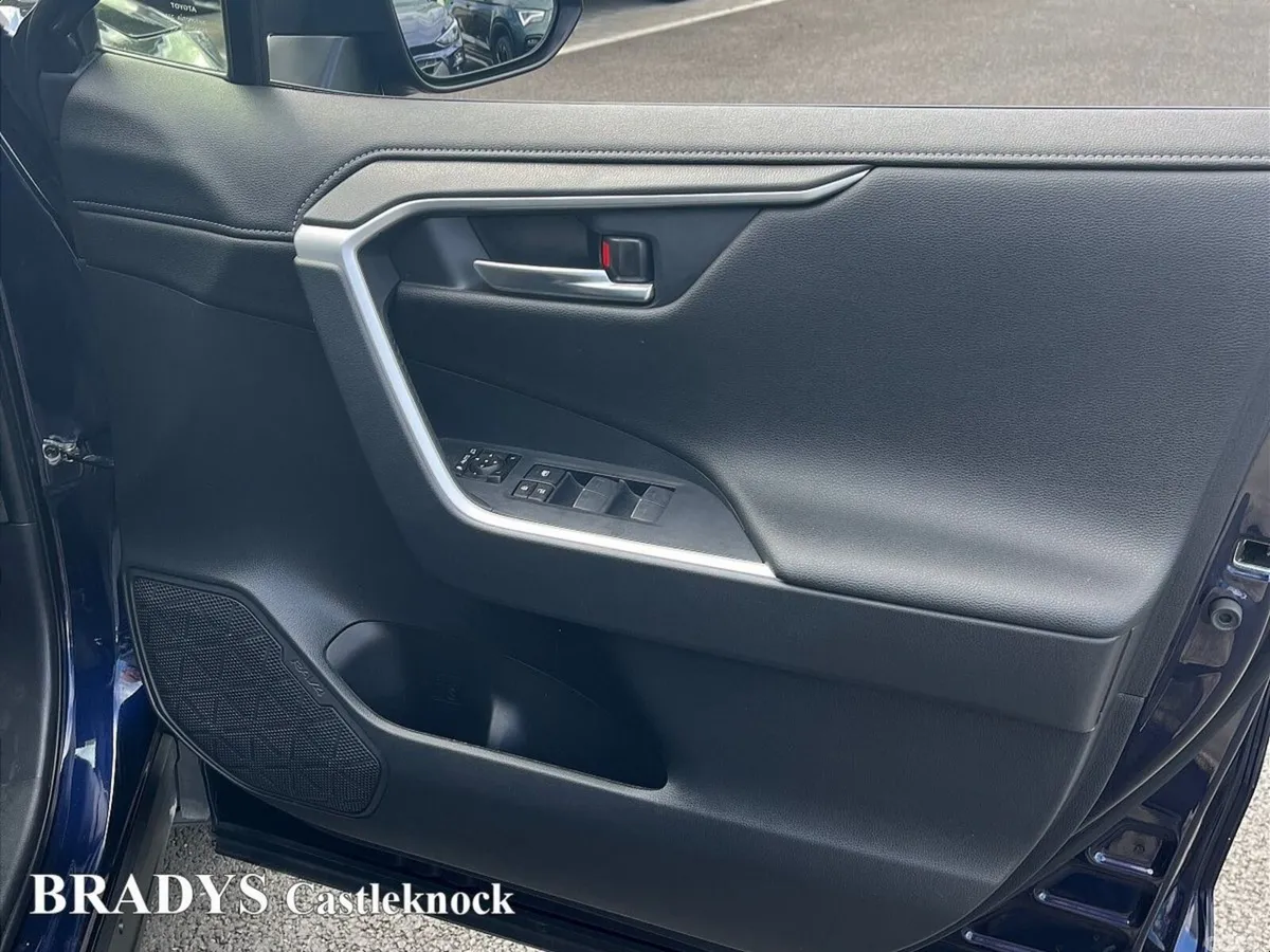 Toyota RAV4 SUV, Petrol Hybrid, 2022, Blue