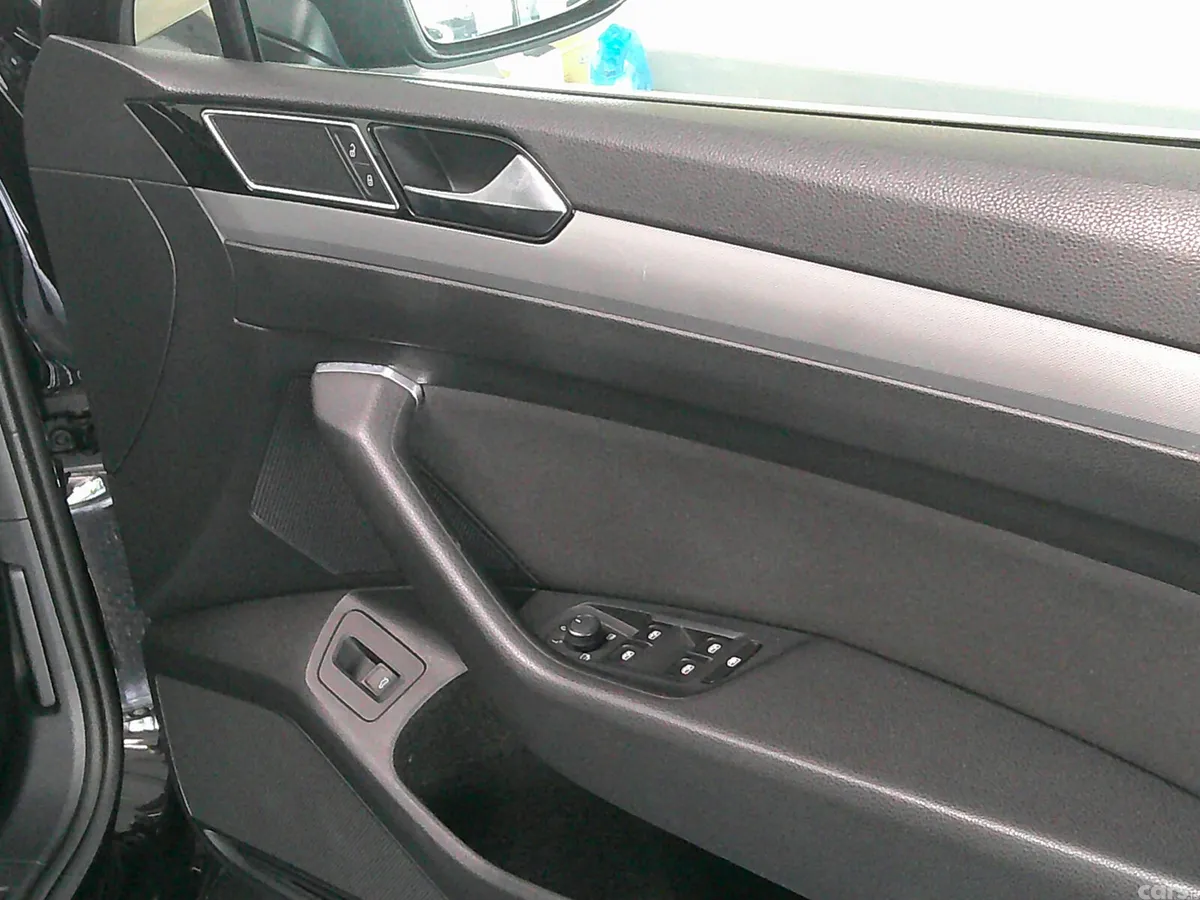 Volkswagen Passat Saloon, Diesel, 2016, Black