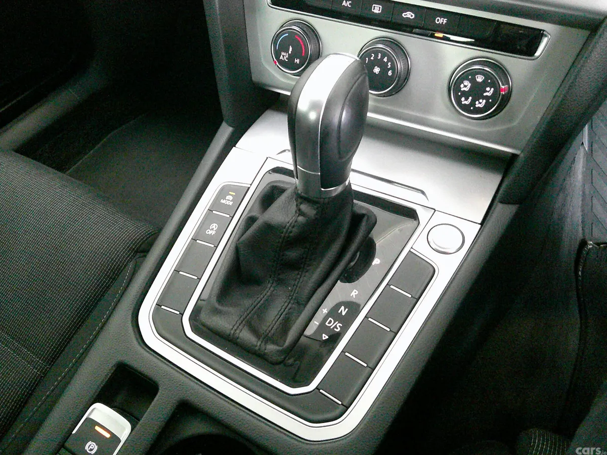 Volkswagen Passat Saloon, Diesel, 2016, Black