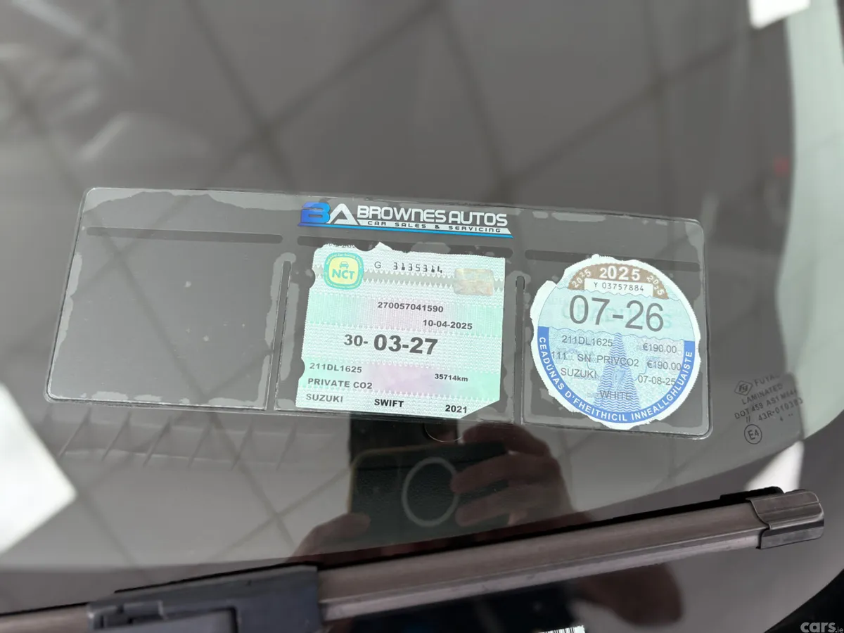 Suzuki Swift Hatchback, Petrol, 2021, White