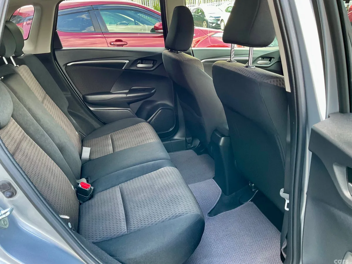 Honda Fit Hatchback, Petrol Hybrid, 2018, Silver