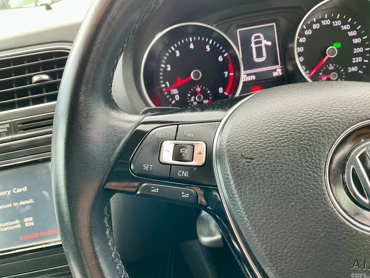 Volkswagen Polo Hatchback, Petrol, 2015, Red