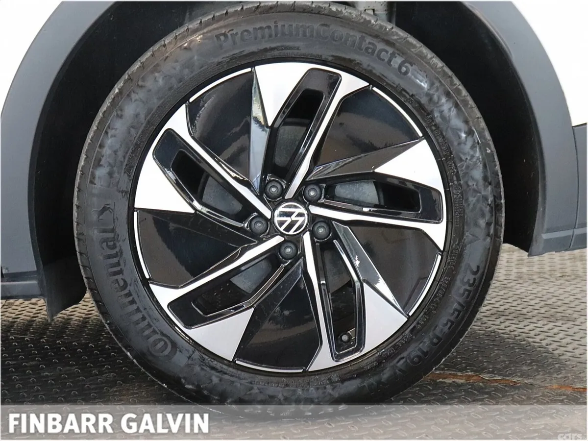 Volkswagen ID.4 Estate, Electric, 2023, White