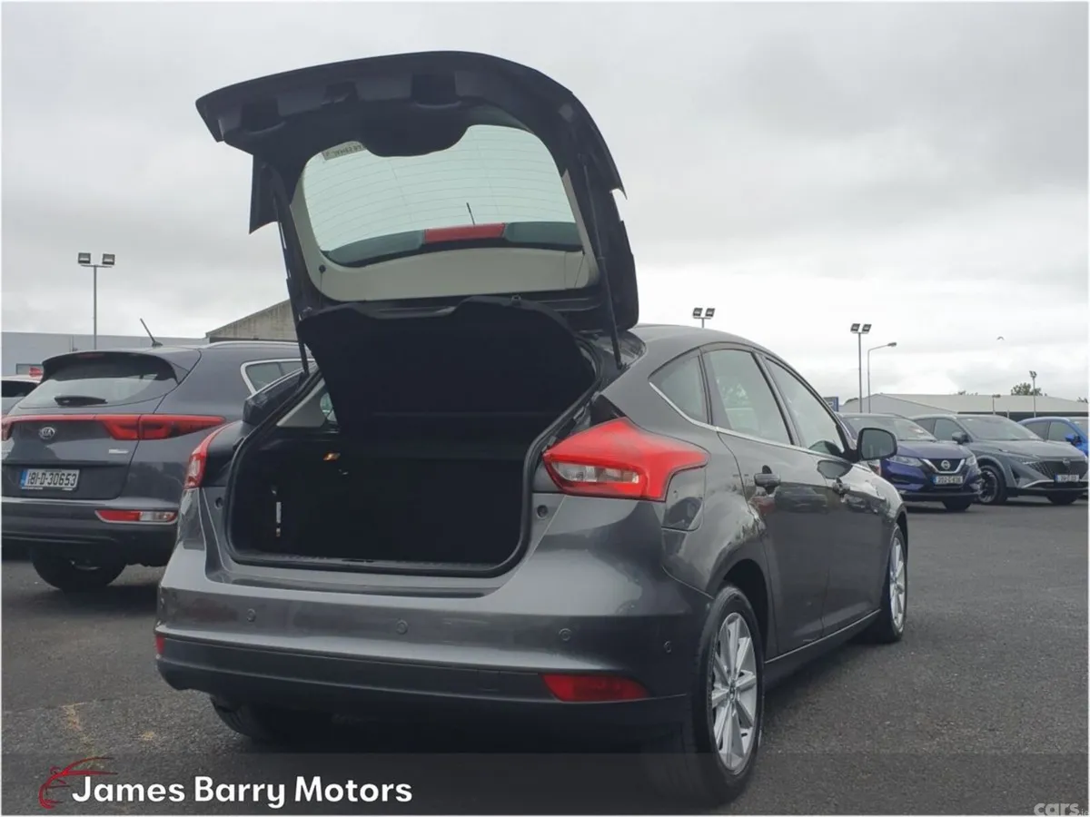 Ford Focus Hatchback, Diesel, 2016, Grey