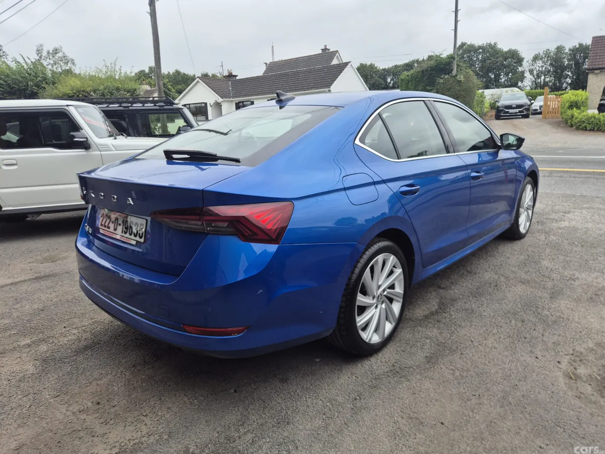 Skoda Octavia Saloon, Diesel, 2022, Blue