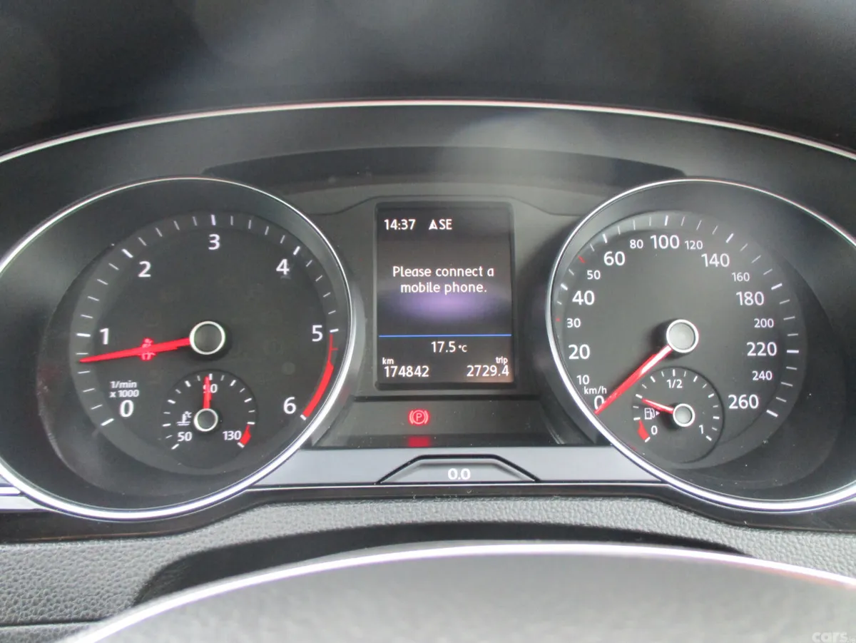 Volkswagen Passat Saloon, Diesel, 2019, Grey
