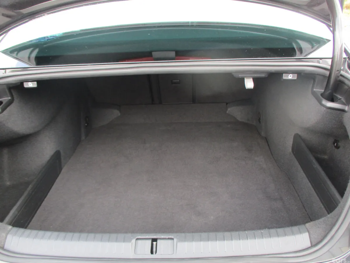 Volkswagen Passat Saloon, Diesel, 2019, Grey