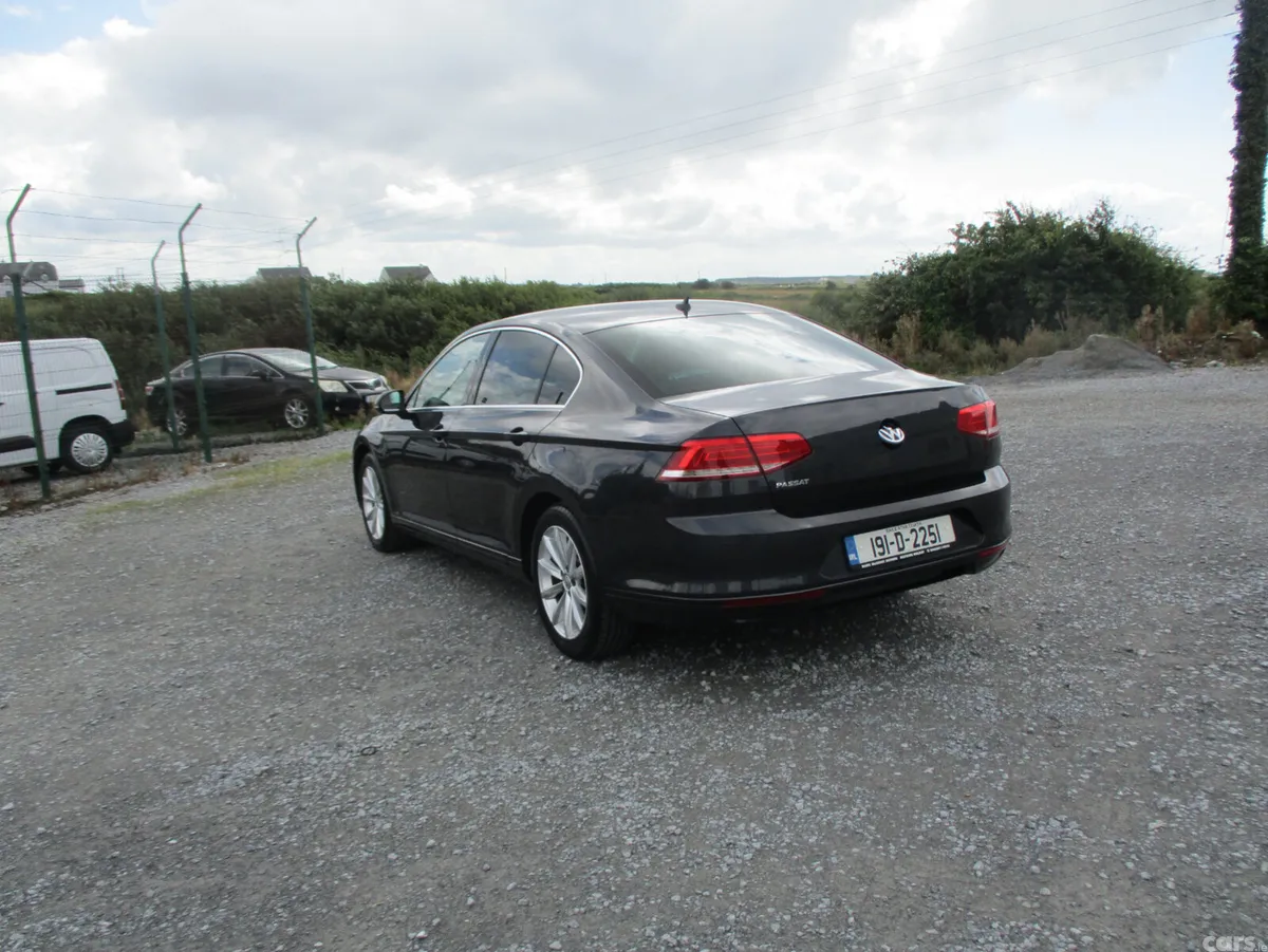 Volkswagen Passat Saloon, Diesel, 2019, Grey