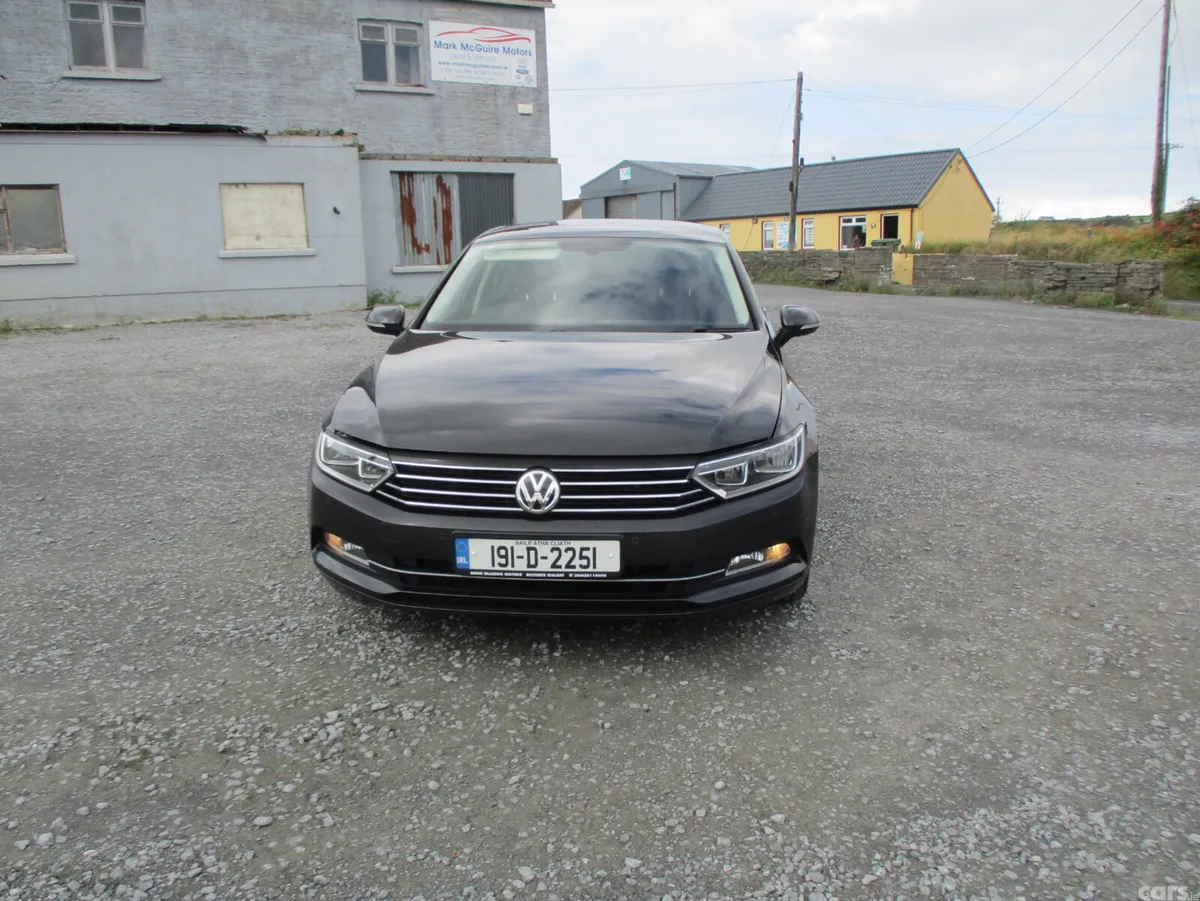 Volkswagen Passat Saloon, Diesel, 2019, Grey