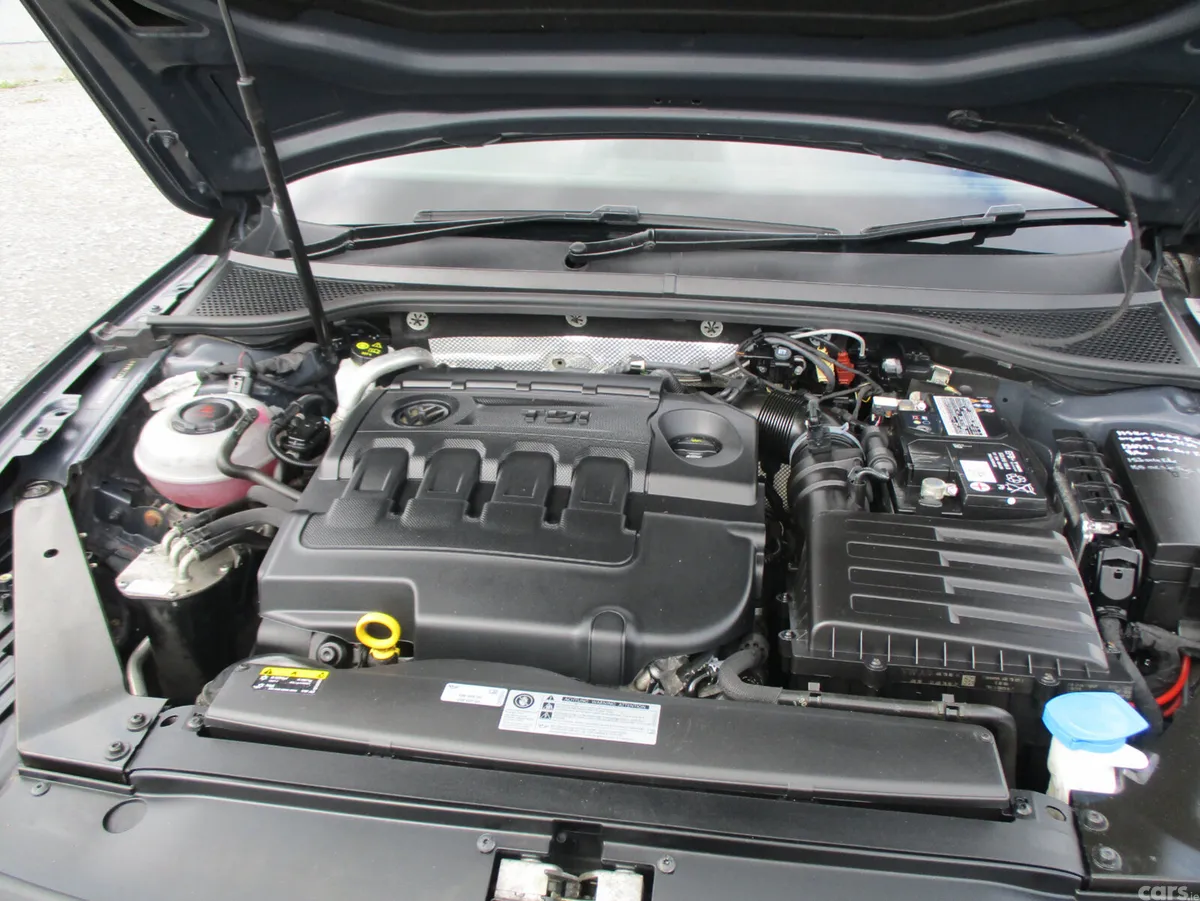 Volkswagen Passat Saloon, Diesel, 2019, Grey
