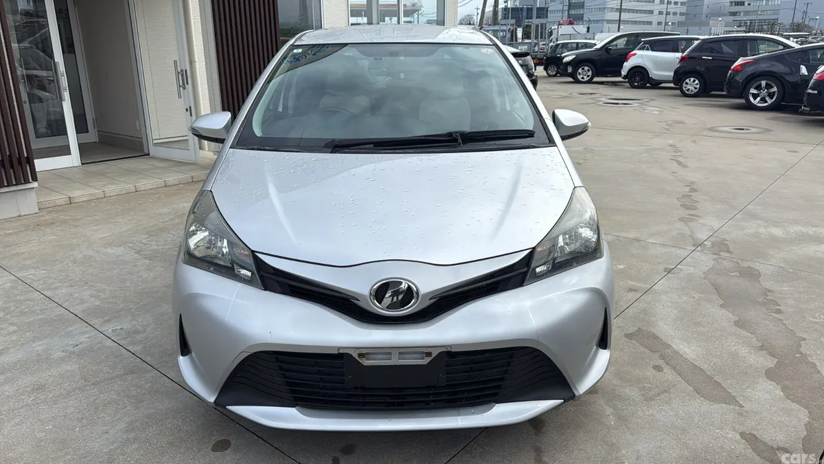 Toyota Vitz Hatchback, Petrol, 2016, Silver