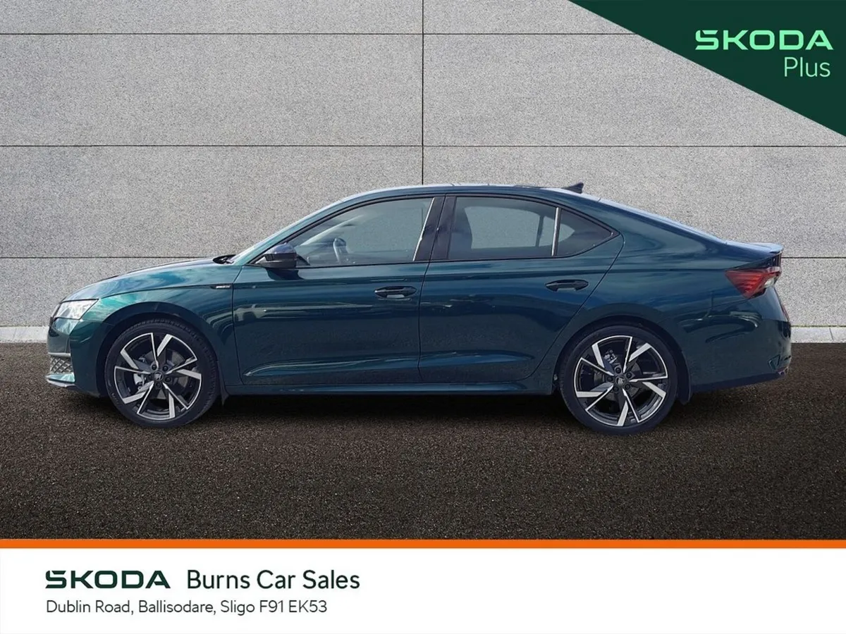 Skoda Octavia Hatchback, Diesel, 2026, Green