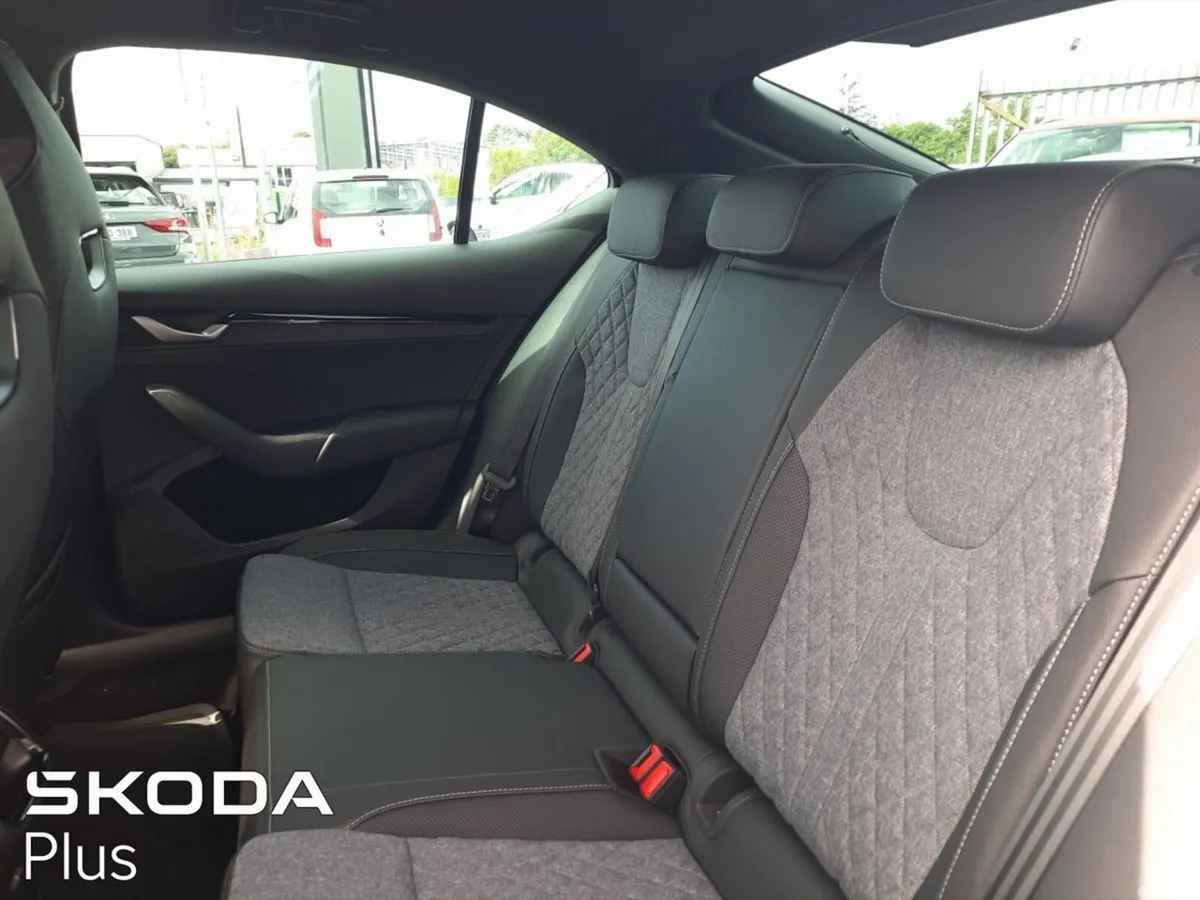 Skoda Octavia Hatchback, Diesel, 2026, Green