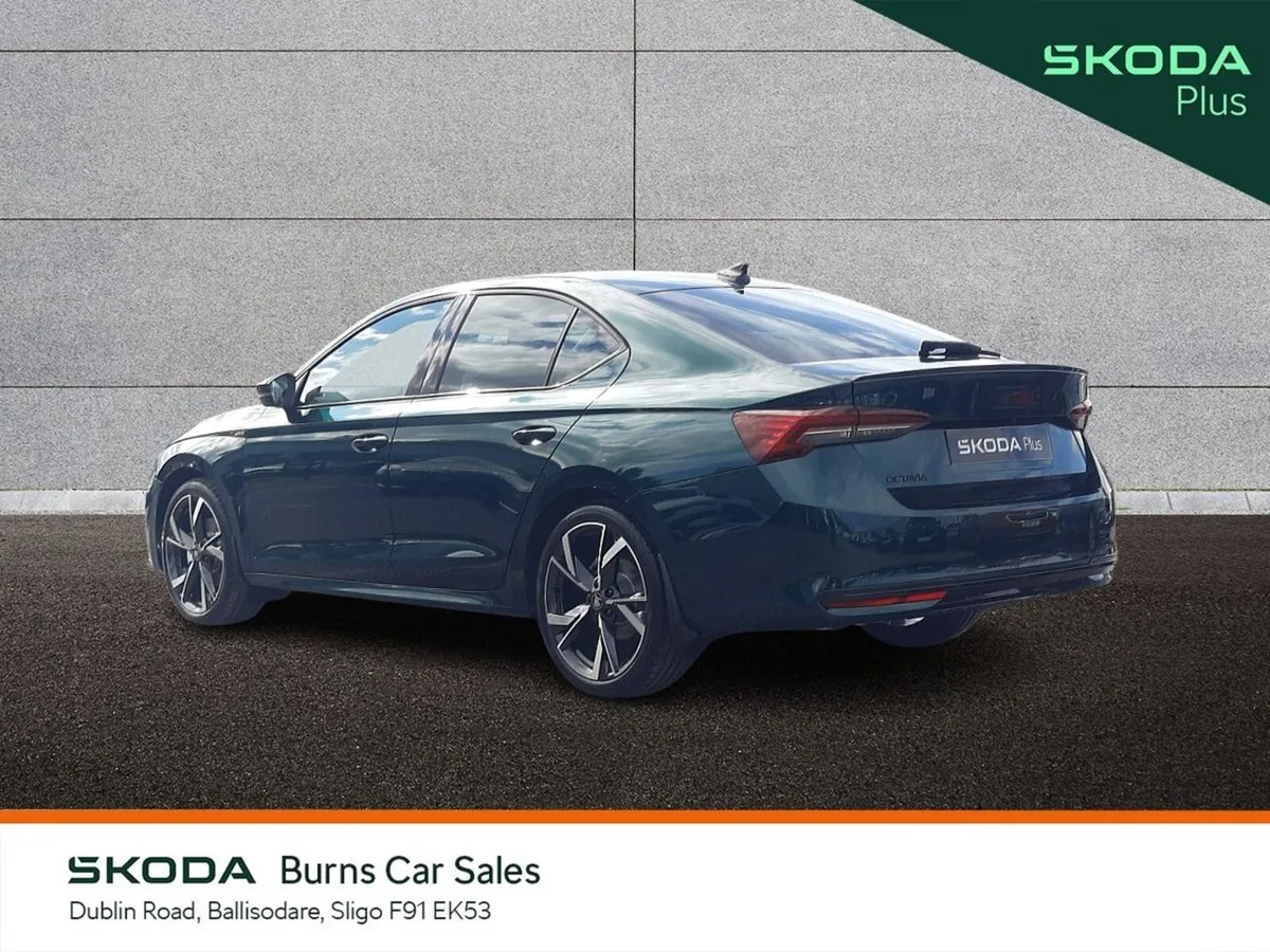 Skoda Octavia Hatchback, Diesel, 2026, Green