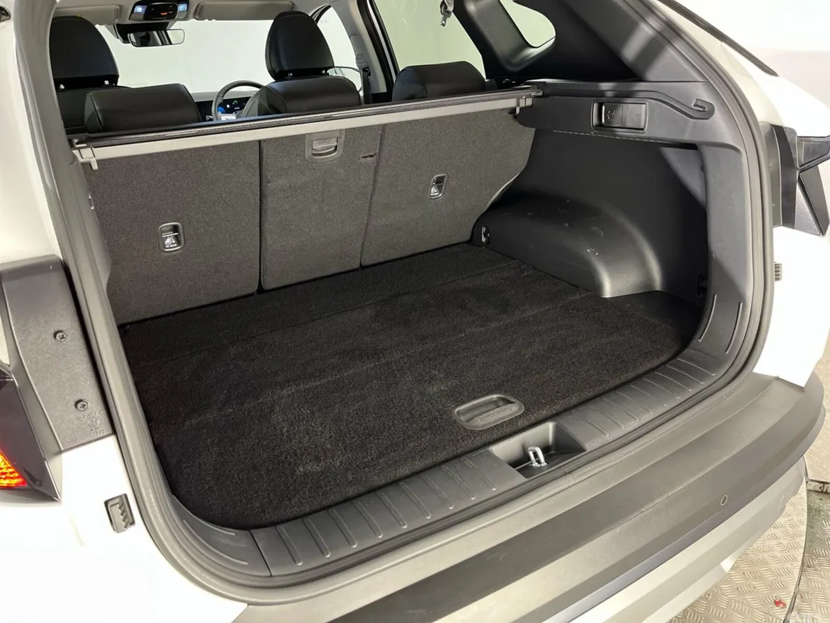 Hyundai Tucson SUV, Petrol Hybrid, 2024, White