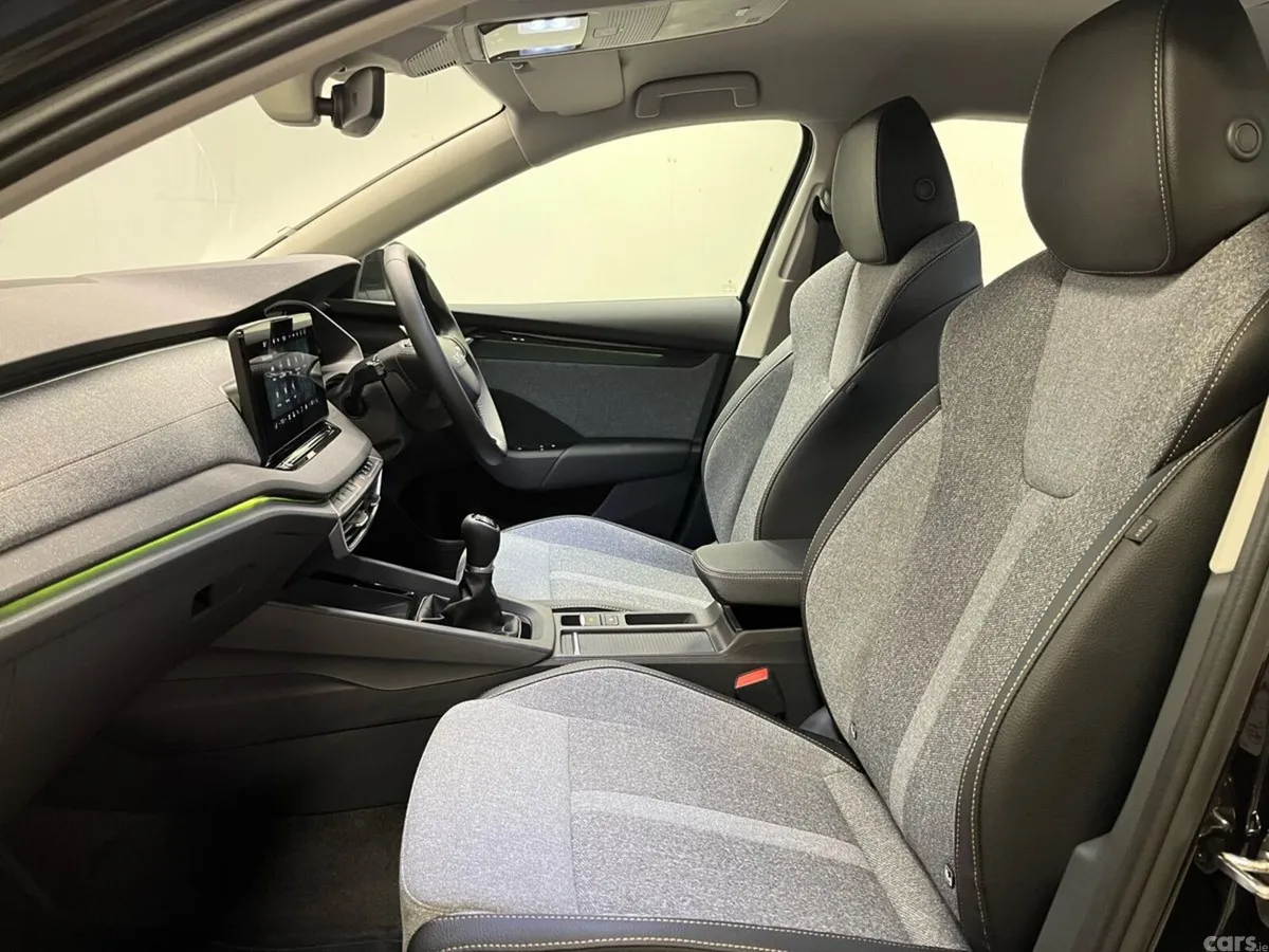 Skoda Octavia Saloon, Petrol, 2026, Black