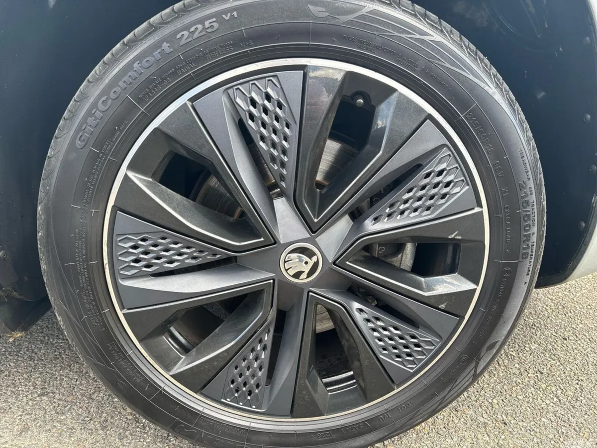 Skoda Karoq Estate, Diesel, 2024, Grey