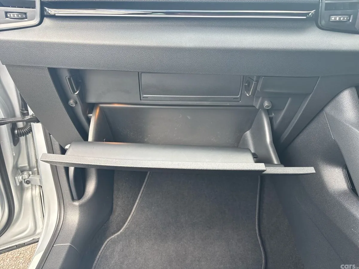 Skoda Karoq Estate, Diesel, 2024, Grey