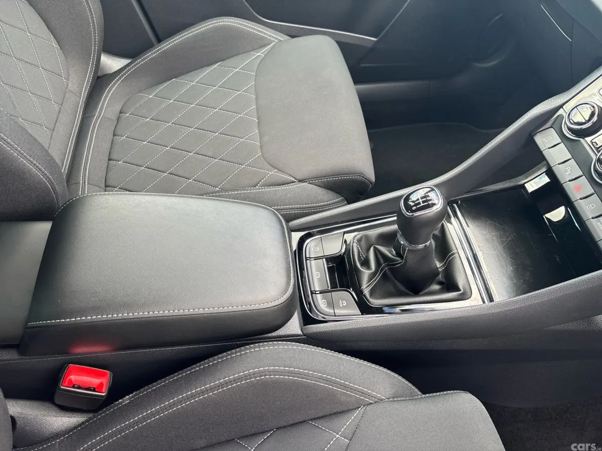 Skoda Karoq Estate, Diesel, 2024, Grey