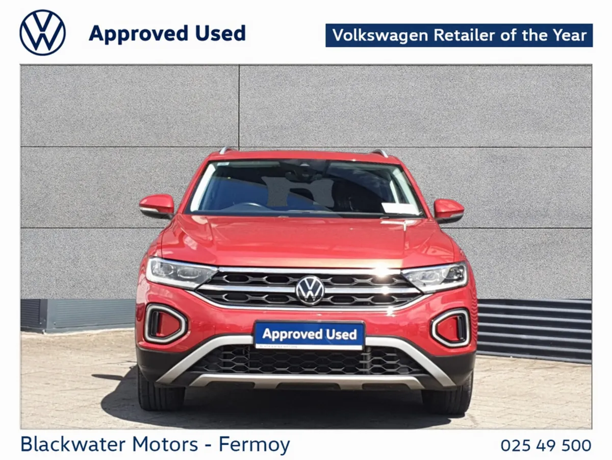 Volkswagen T-Roc SUV, Petrol, 2023, Red