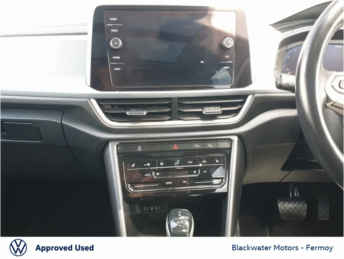 Volkswagen T-Roc SUV, Petrol, 2023, Red