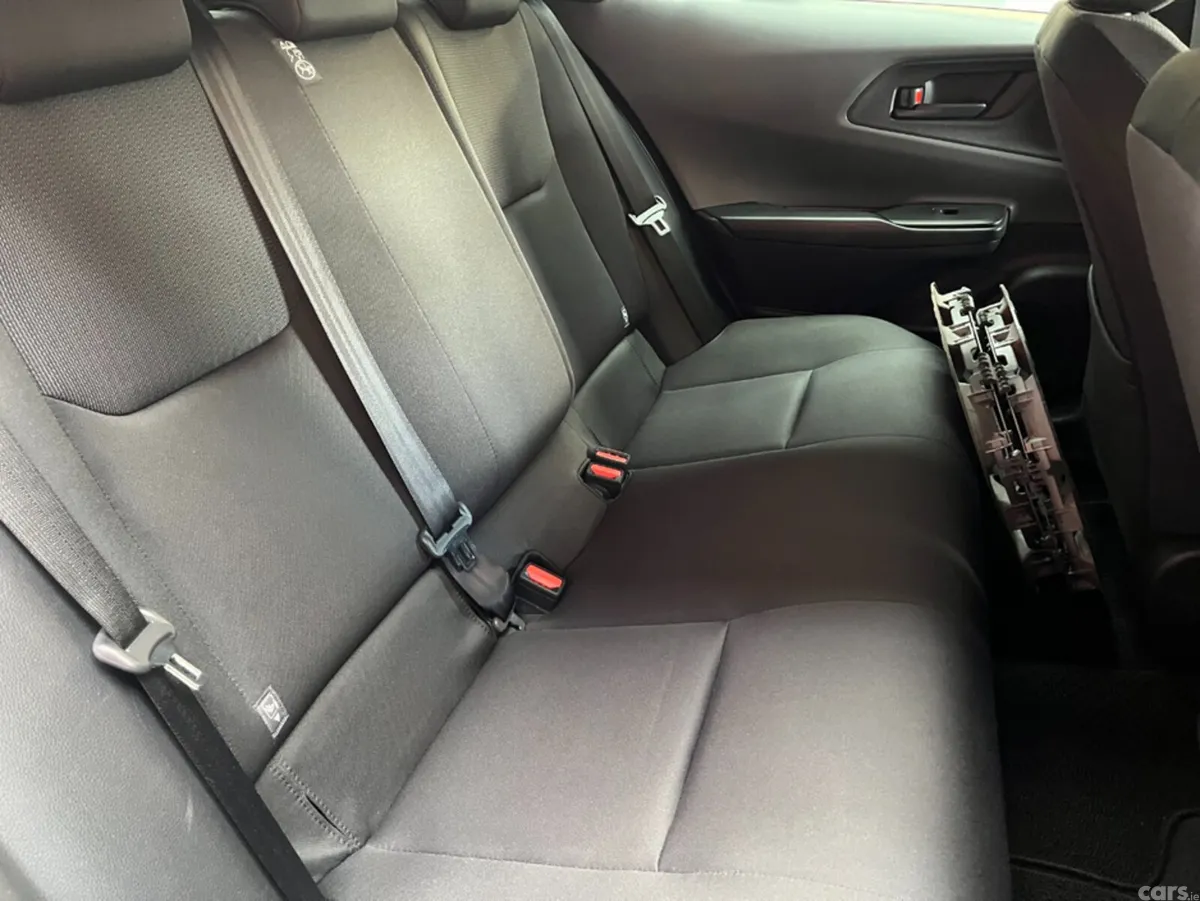 Toyota Prius Estate, Petrol, 2025, Silver