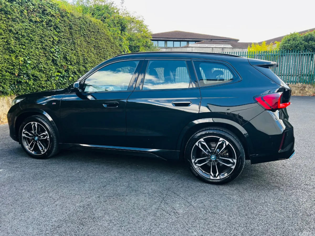 BMW iX1 Estate, Electric, 2023, Black