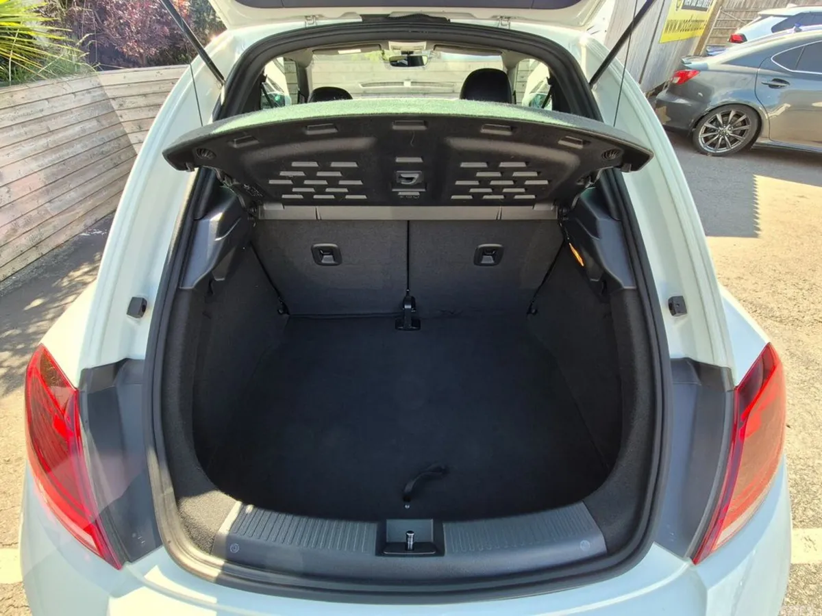 Volkswagen Beetle Hatchback, Petrol, 2018, White