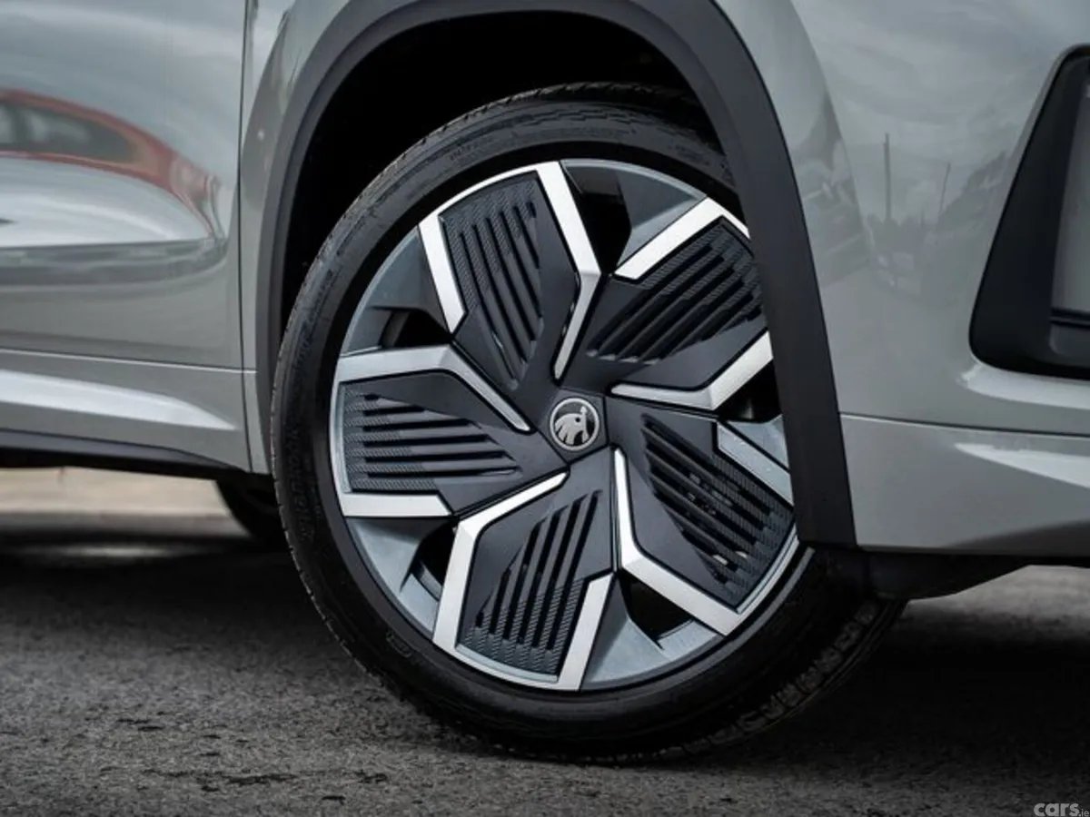 Skoda Kodiaq Estate, Petrol Hybrid, 2026, Grey