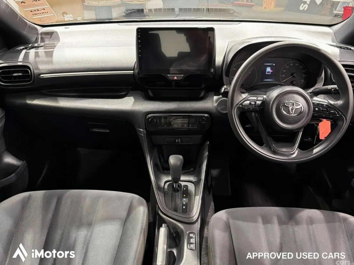 Toyota Yaris Hatchback, Petrol Hybrid, 2023, White