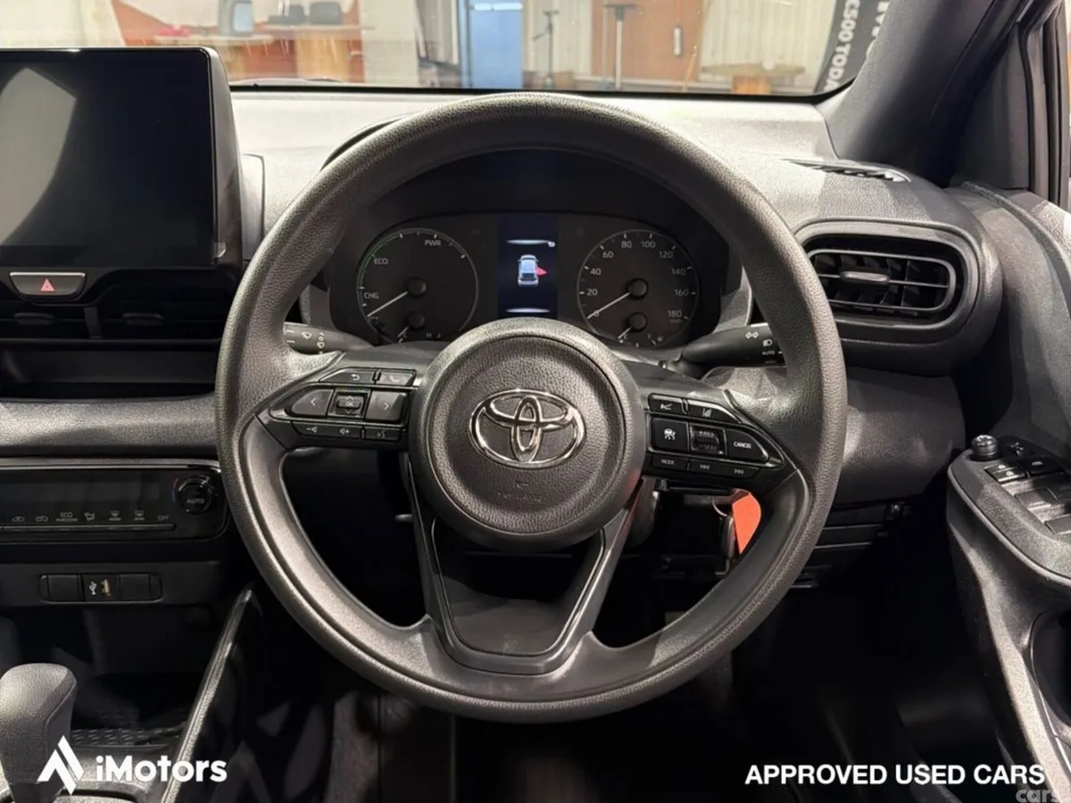 Toyota Yaris Hatchback, Petrol Hybrid, 2023, White
