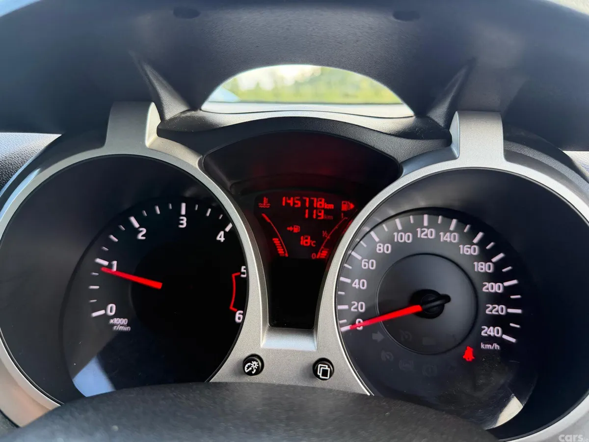 Nissan Juke SUV, Diesel, 2013, Grey