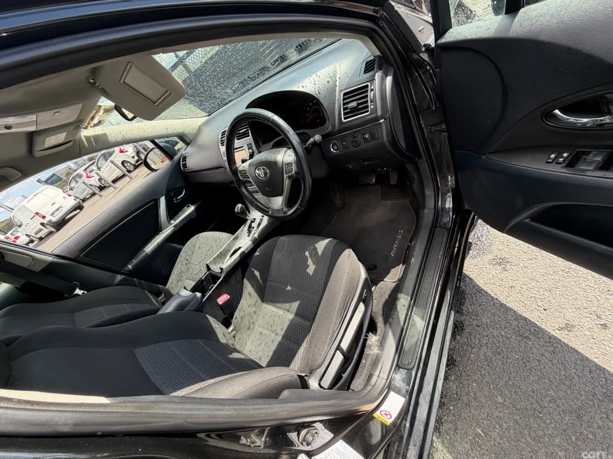 Toyota Avensis Saloon, Diesel, 2013, Black
