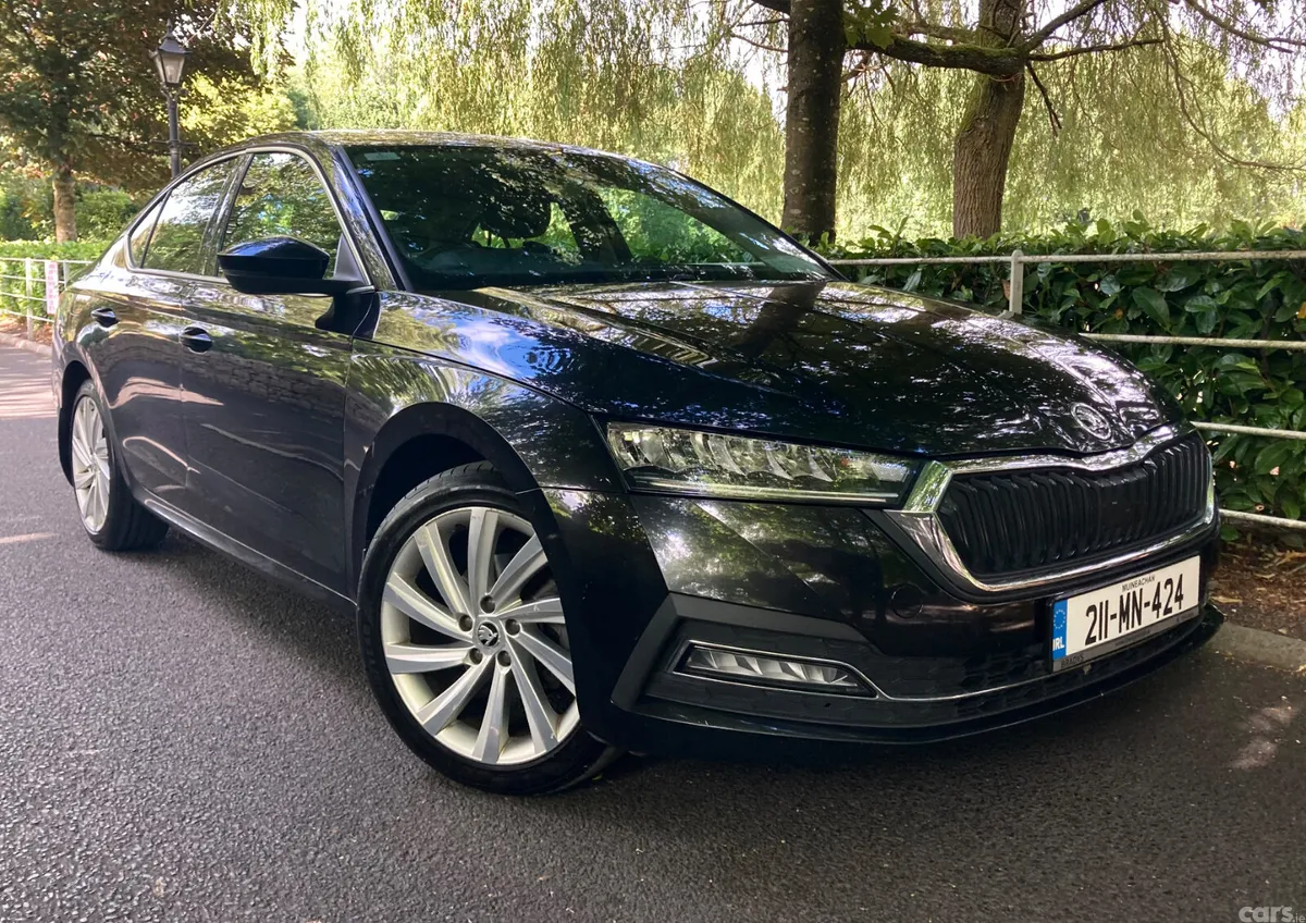 Skoda Octavia Saloon, Diesel, 2021, Black