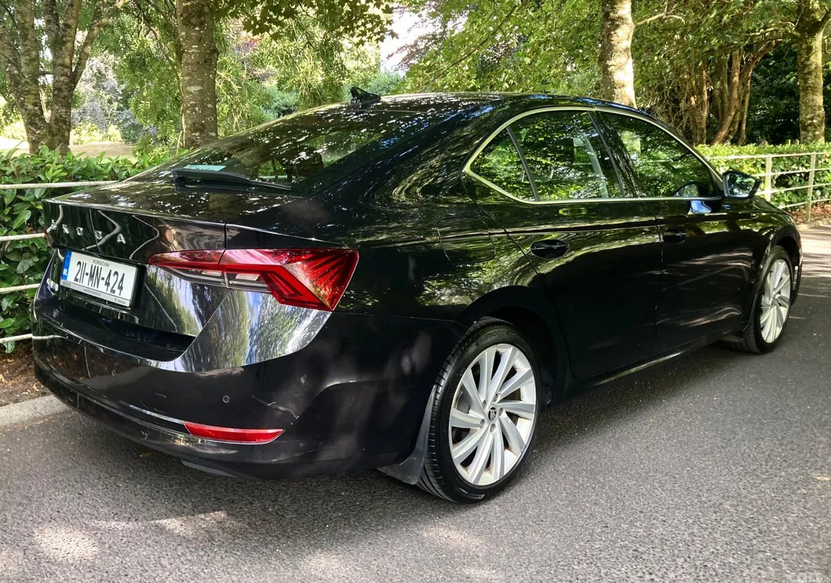 Skoda Octavia Saloon, Diesel, 2021, Black