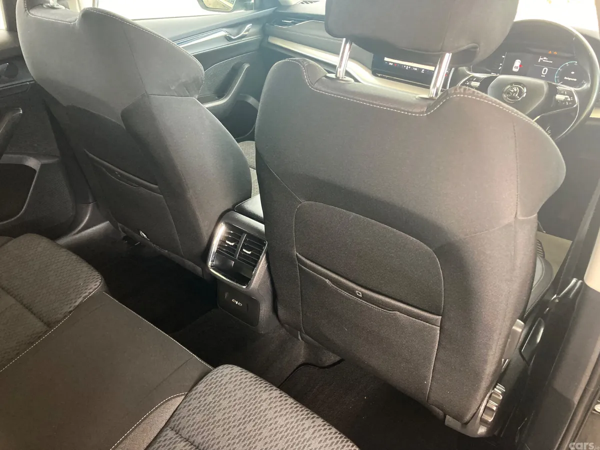 Skoda Octavia Saloon, Diesel, 2021, Black