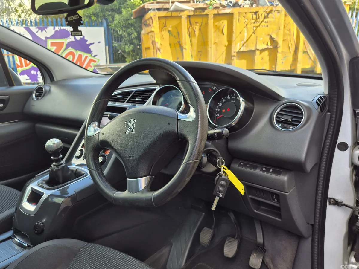 Peugeot 5008 MPV, Diesel, 2016, Grey