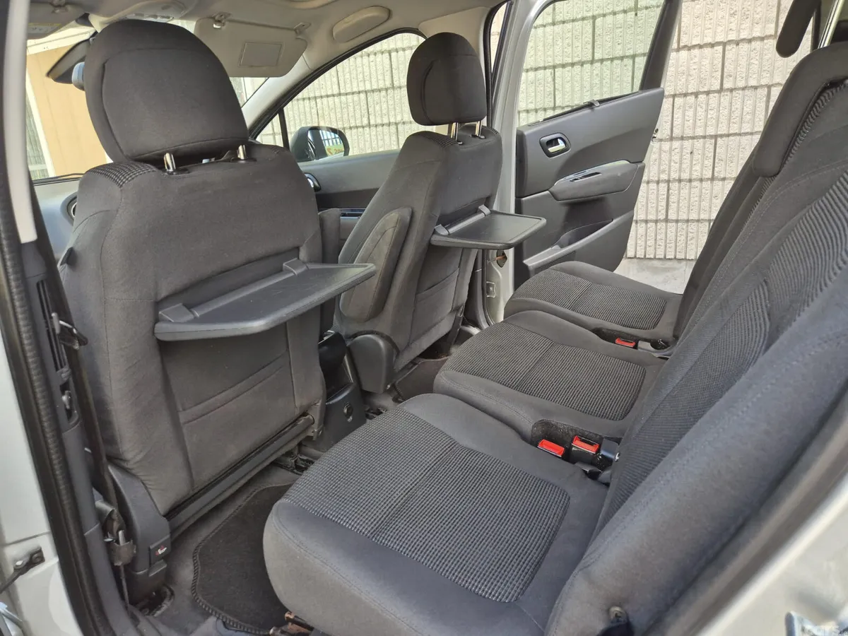Peugeot 5008 MPV, Diesel, 2016, Grey