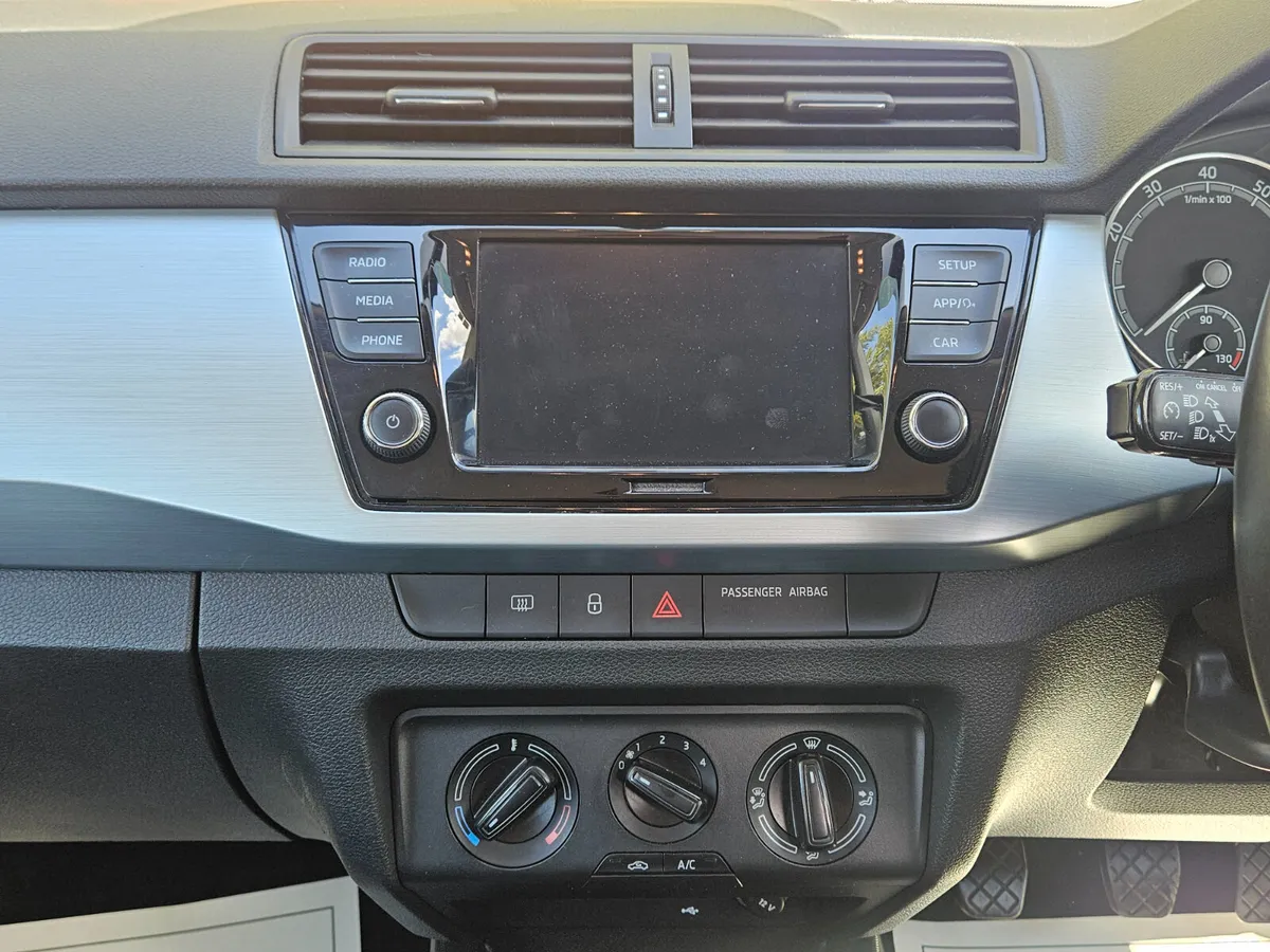 Skoda Fabia Hatchback, Petrol, 2019, Red