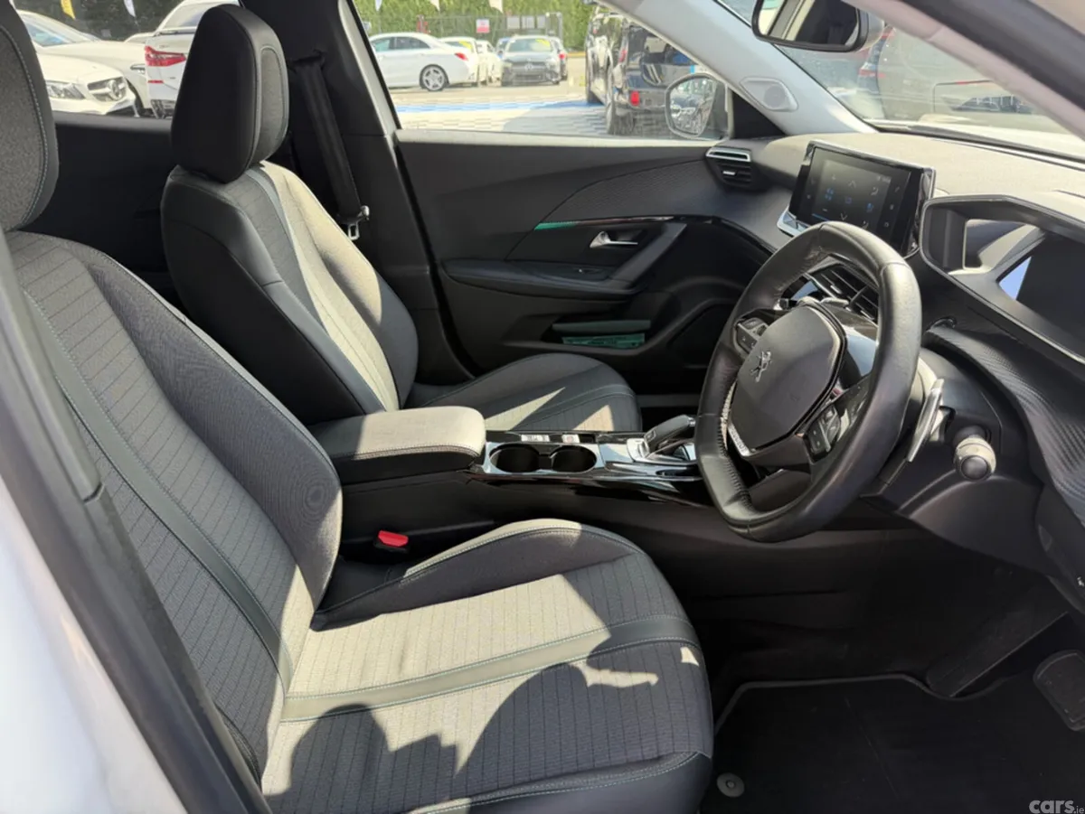 Peugeot 2008 SUV, Petrol, 2021, White