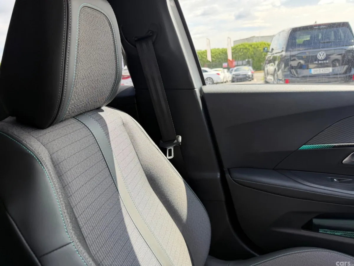 Peugeot 2008 SUV, Petrol, 2021, White