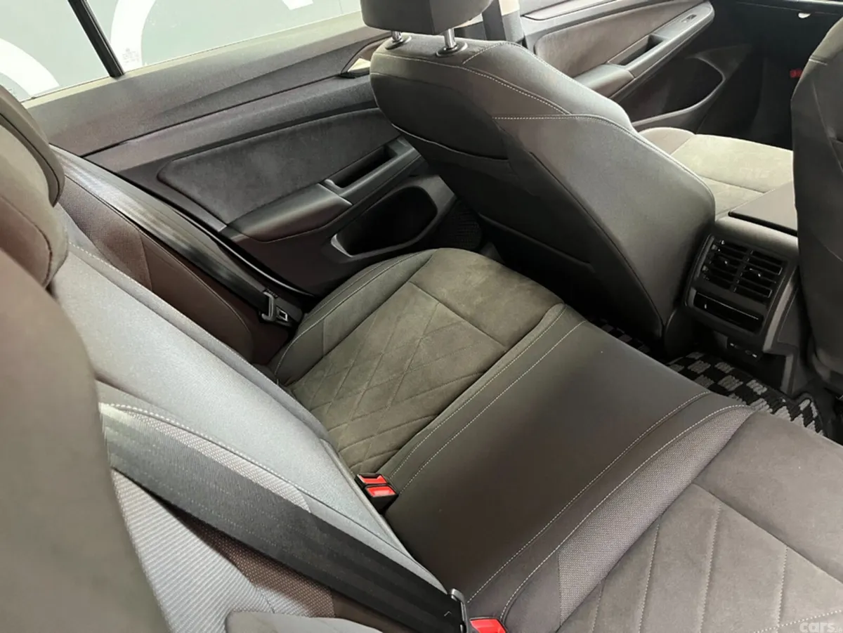 Volkswagen Golf Hatchback, Diesel, 2023, Blue