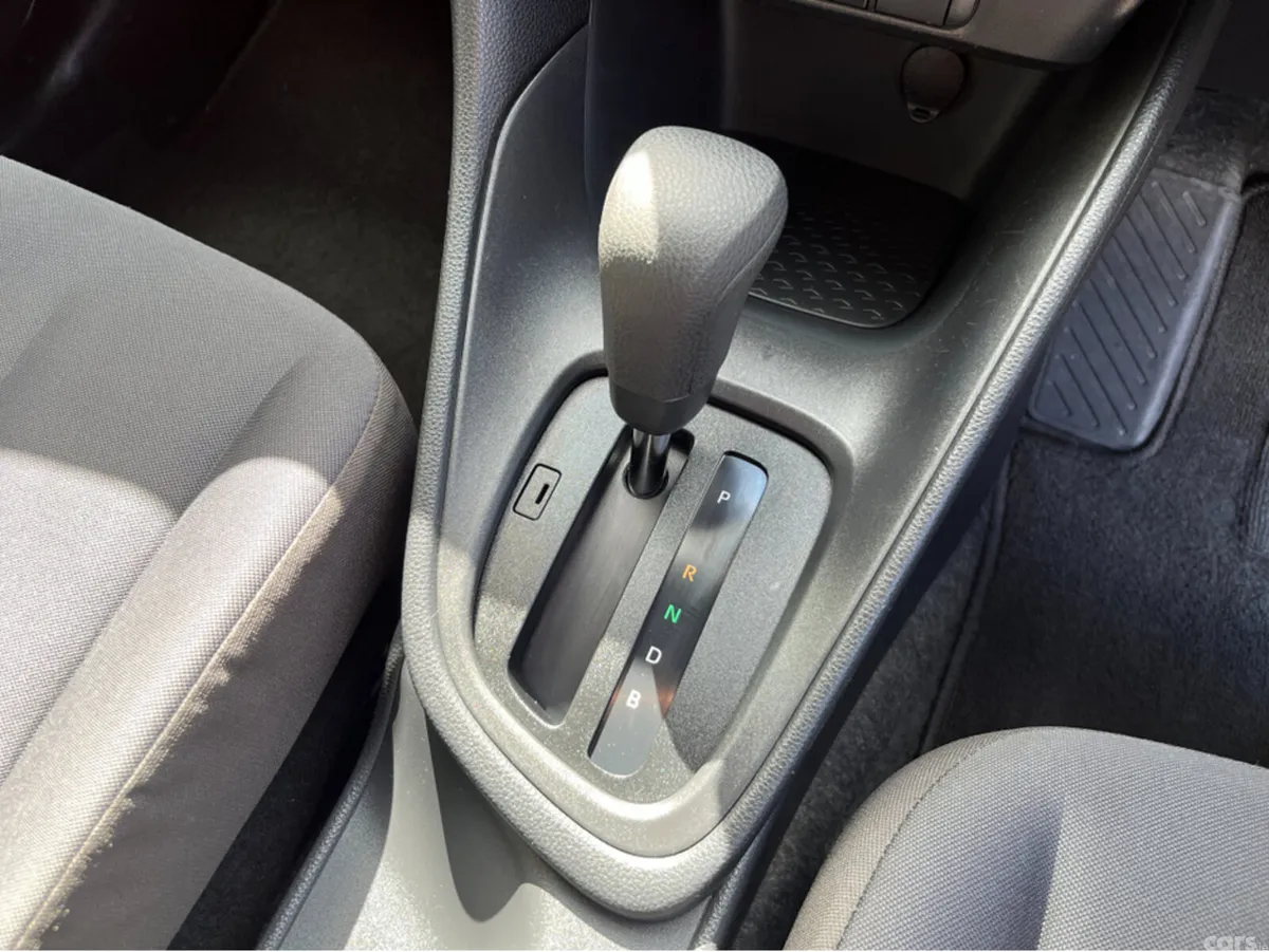 Toyota Yaris Hatchback, Petrol Hybrid, 2022, Silver