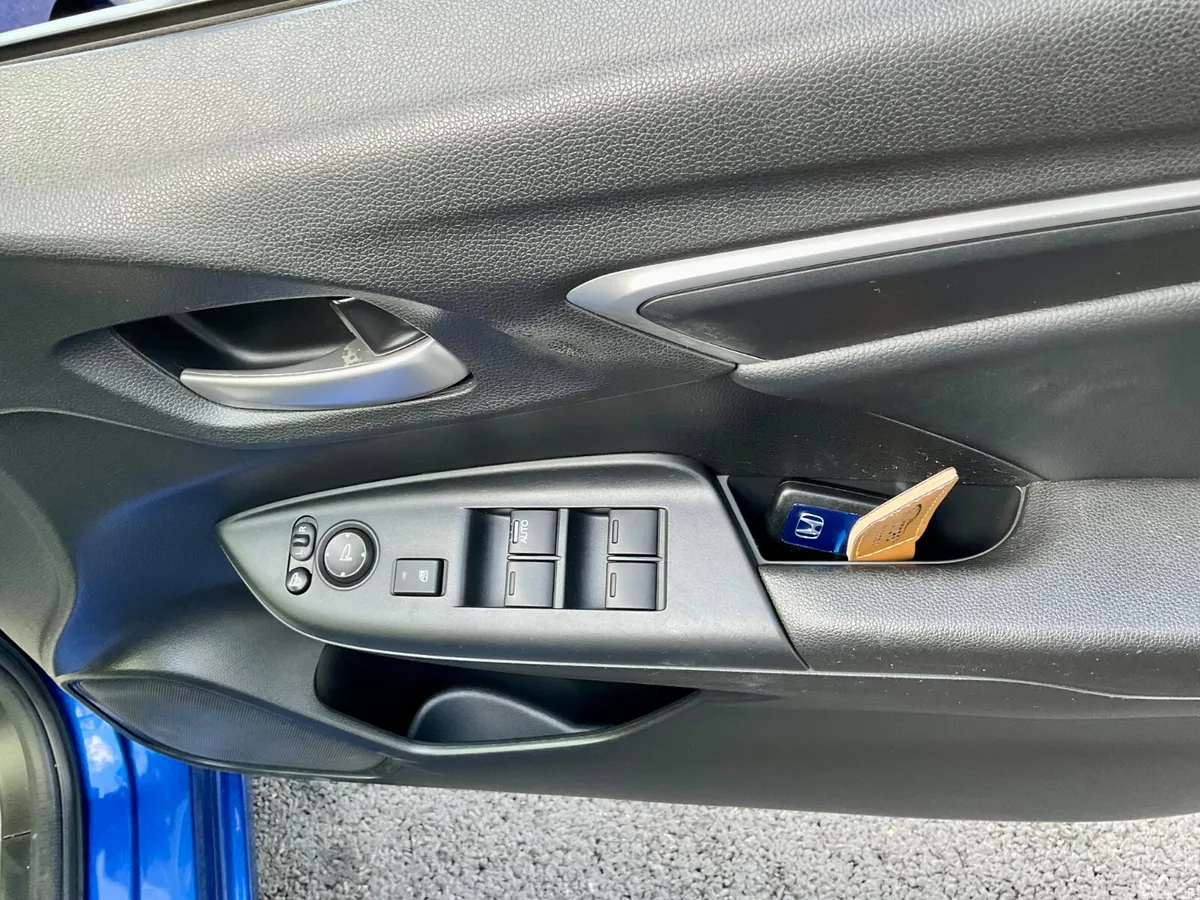 Honda Fit Hatchback, Petrol Hybrid, 2019, Blue