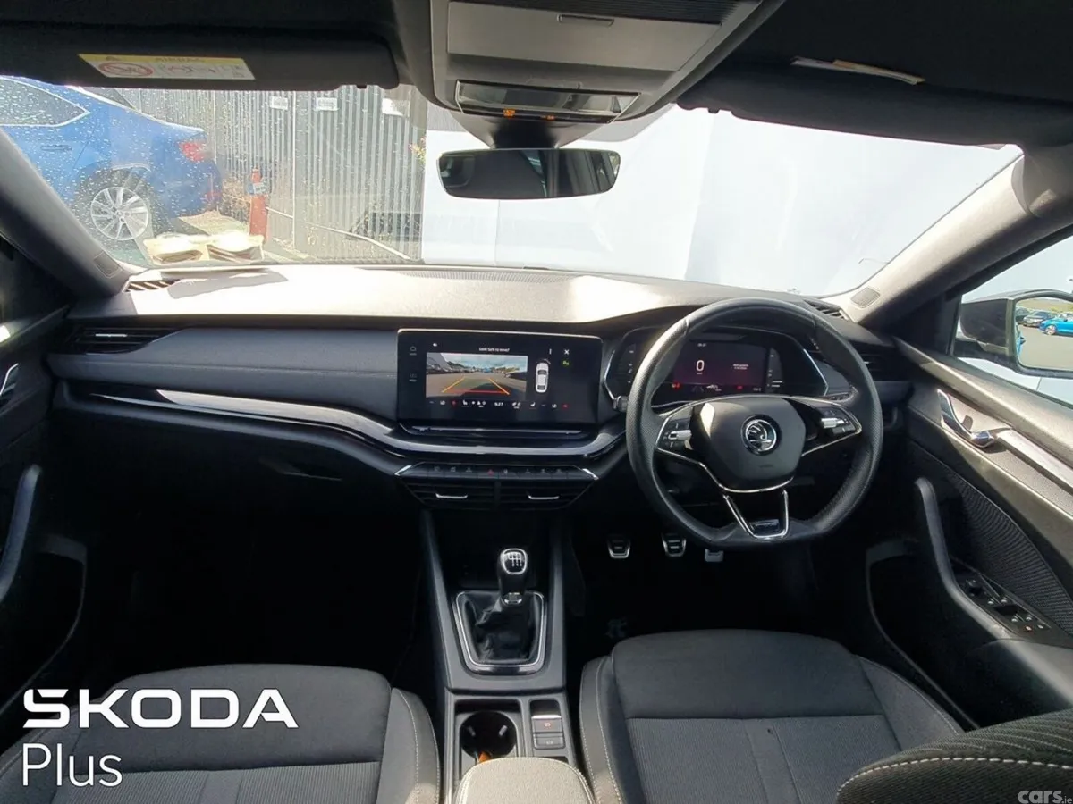 Skoda Octavia Saloon, Diesel, 2023, Black
