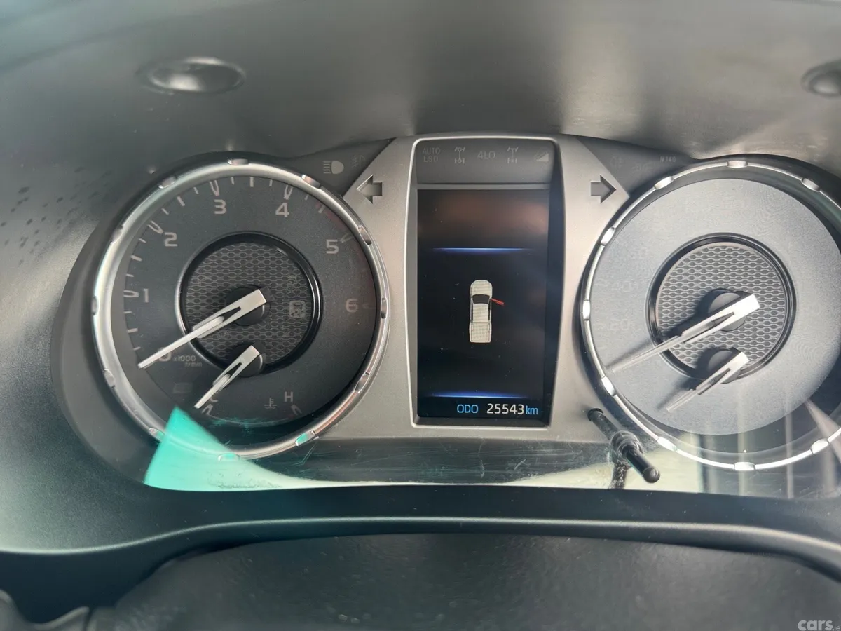Toyota Hilux Pick Up, Diesel, 2025, Silver